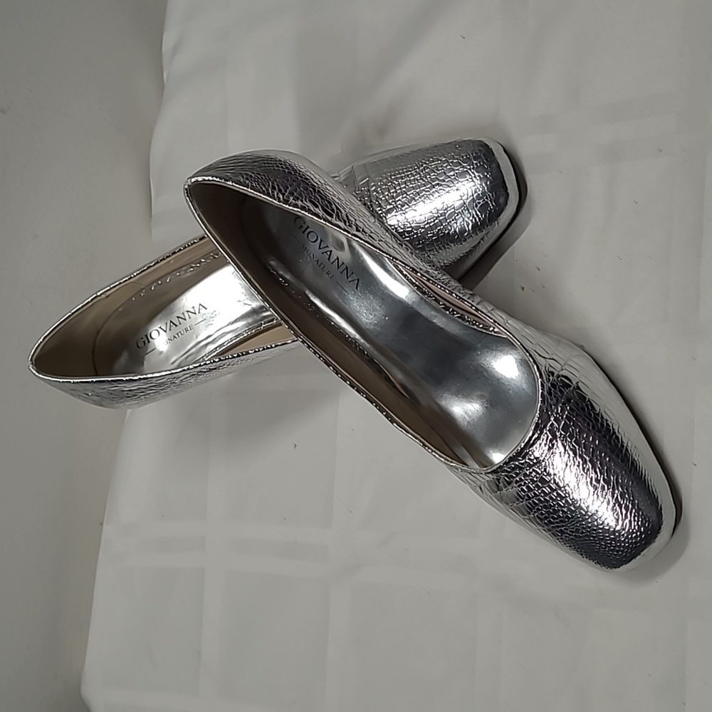 Giovanna Women's Shoe - Picture 7 of 7